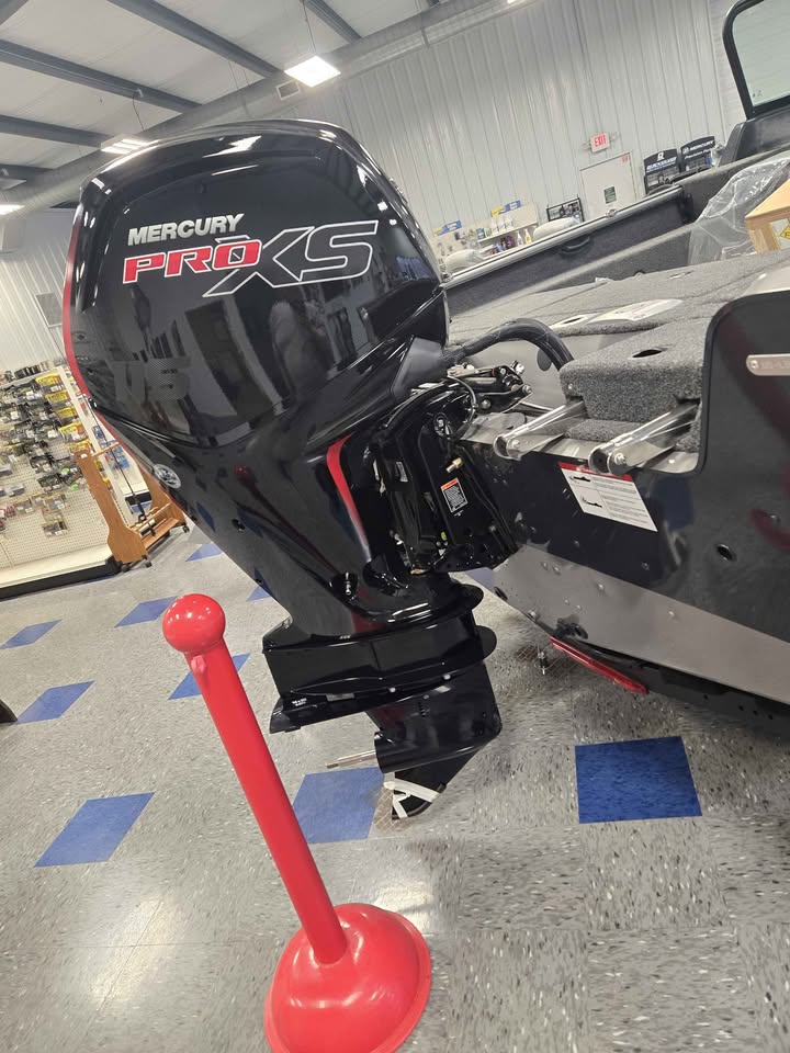 2025 Lund 1775 Impact XS