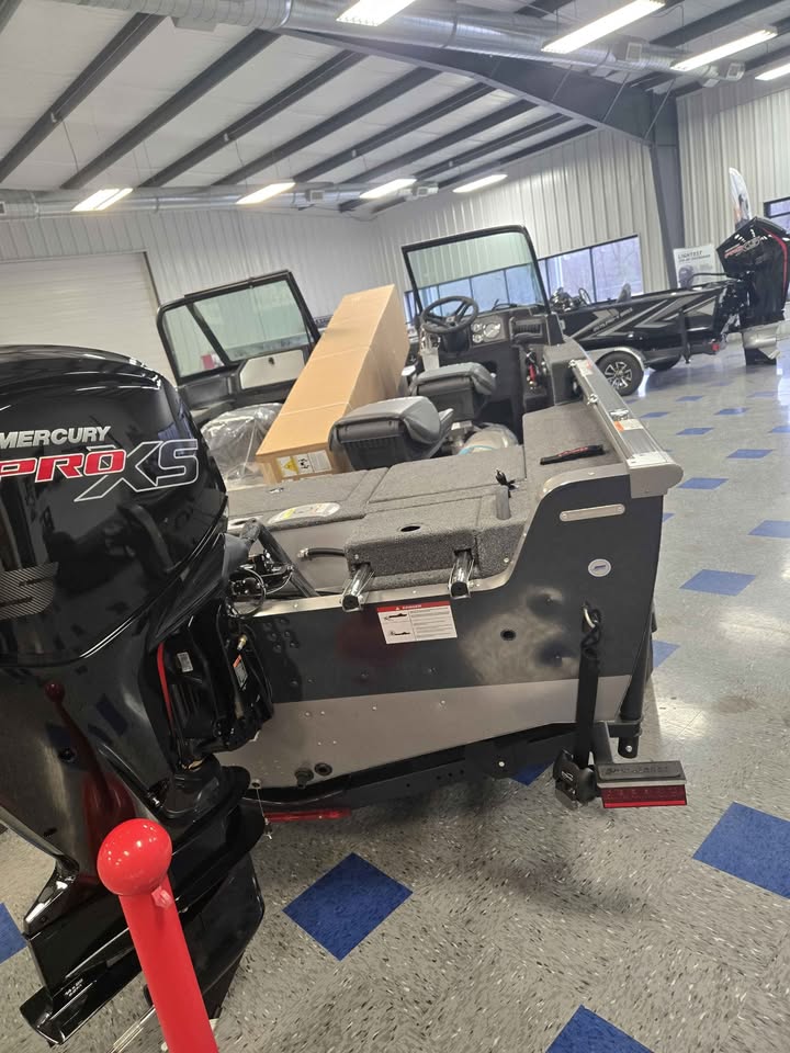 2025 Lund 1775 Impact XS