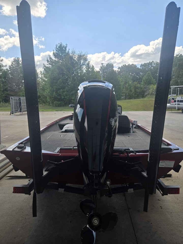 2025 Lowe Stinger 195