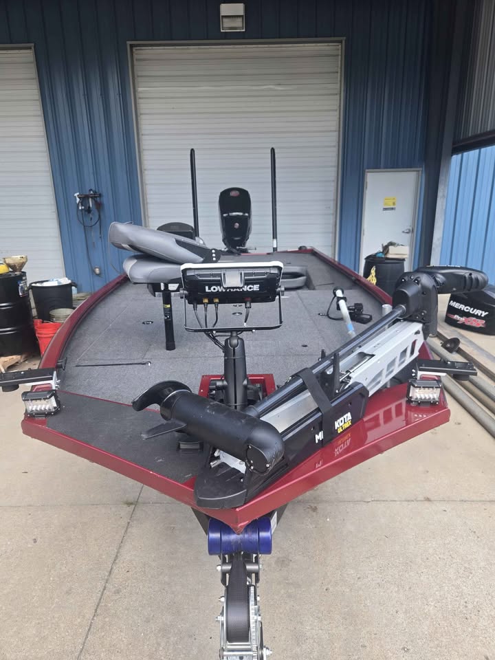 2025 Lowe Stinger 195